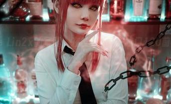 Joyce Lin2x的写真：在Nero狮子球门120前，比狮子还傲娇！